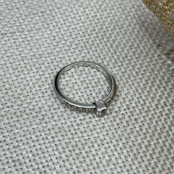 Vintage 925 FAS Sterling Silver Ring Size 7 CZ Solitaire & Channel Accents - Picture 11 of 17